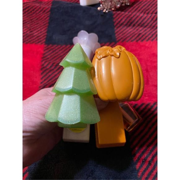 Bath and Body Works Wall Flower Plug in Lot Snowman Pumpkin Snowflakes Total 7 I - Picture 5 of 9